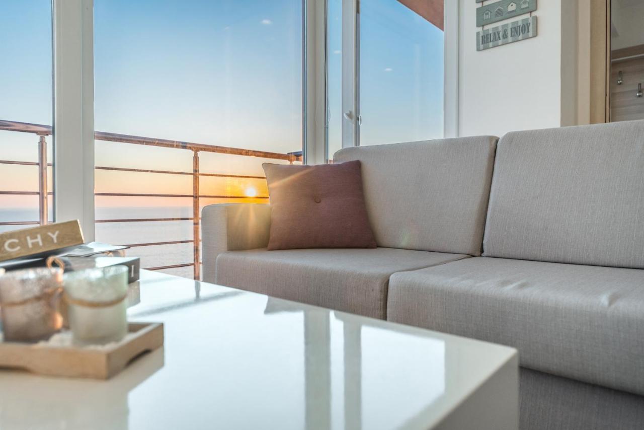 Blue Heaven -Full Sea View Brand New Apartment Дуррес Экстерьер фото